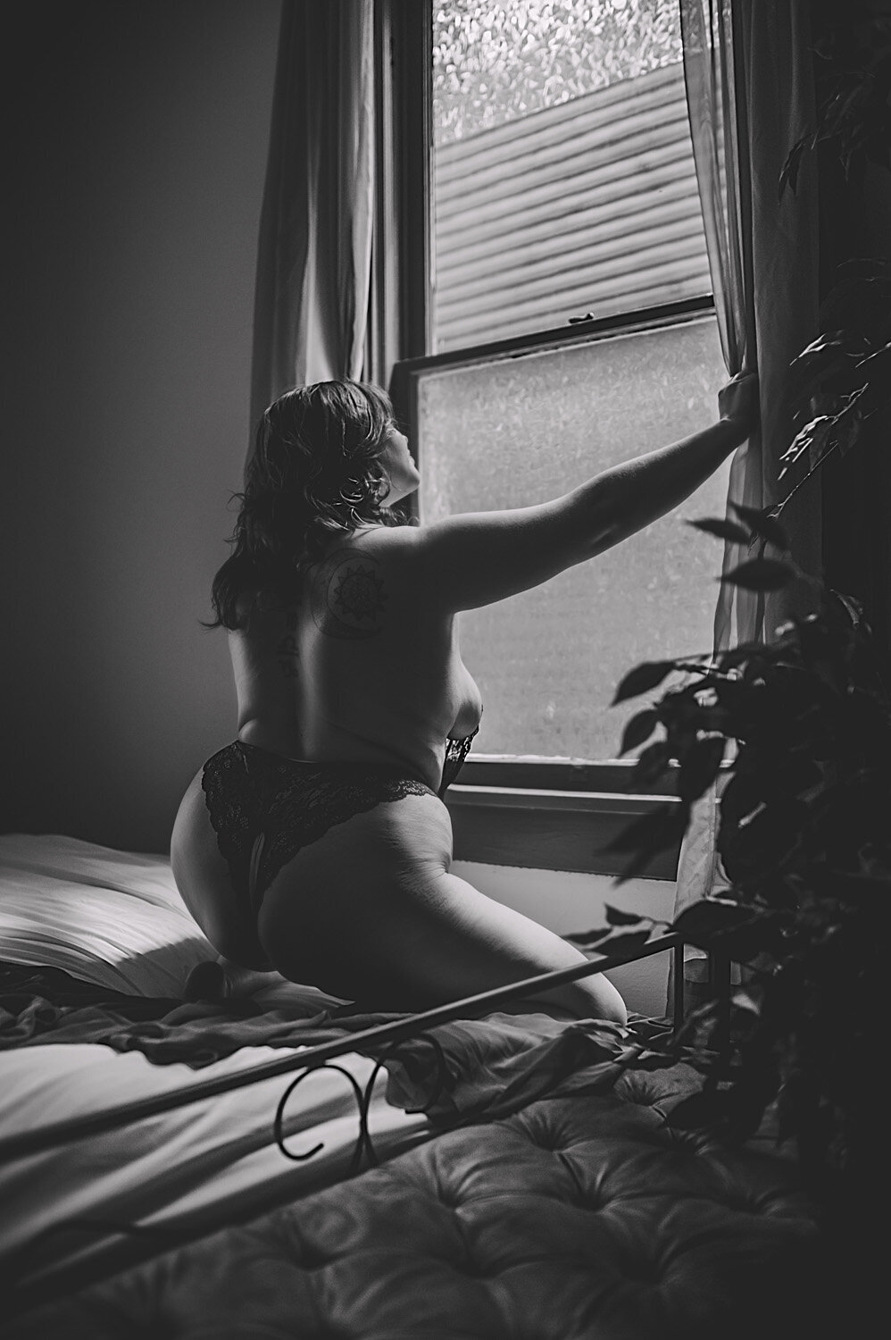 confidence-boosting-boudoir-session (5)