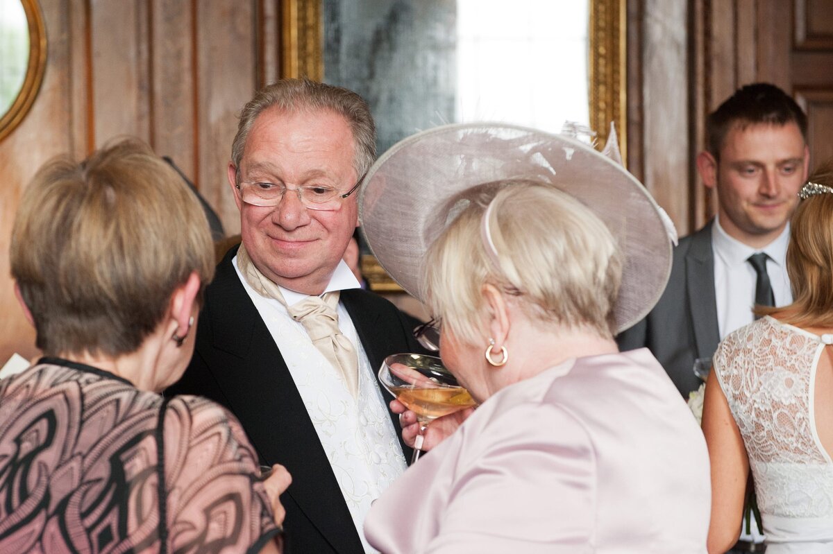 Two-wedding-photographer-team-2004