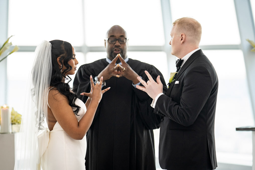 78-Milwaukee-Art-Mueseum-Wedding-Lauren-Ashley-Studios