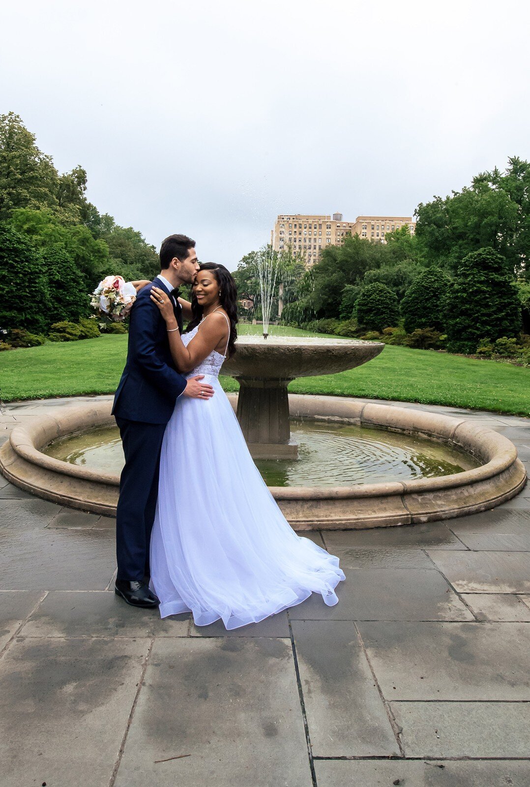 brooklyn-botanical-garden-wedding-fountain-portrait-3