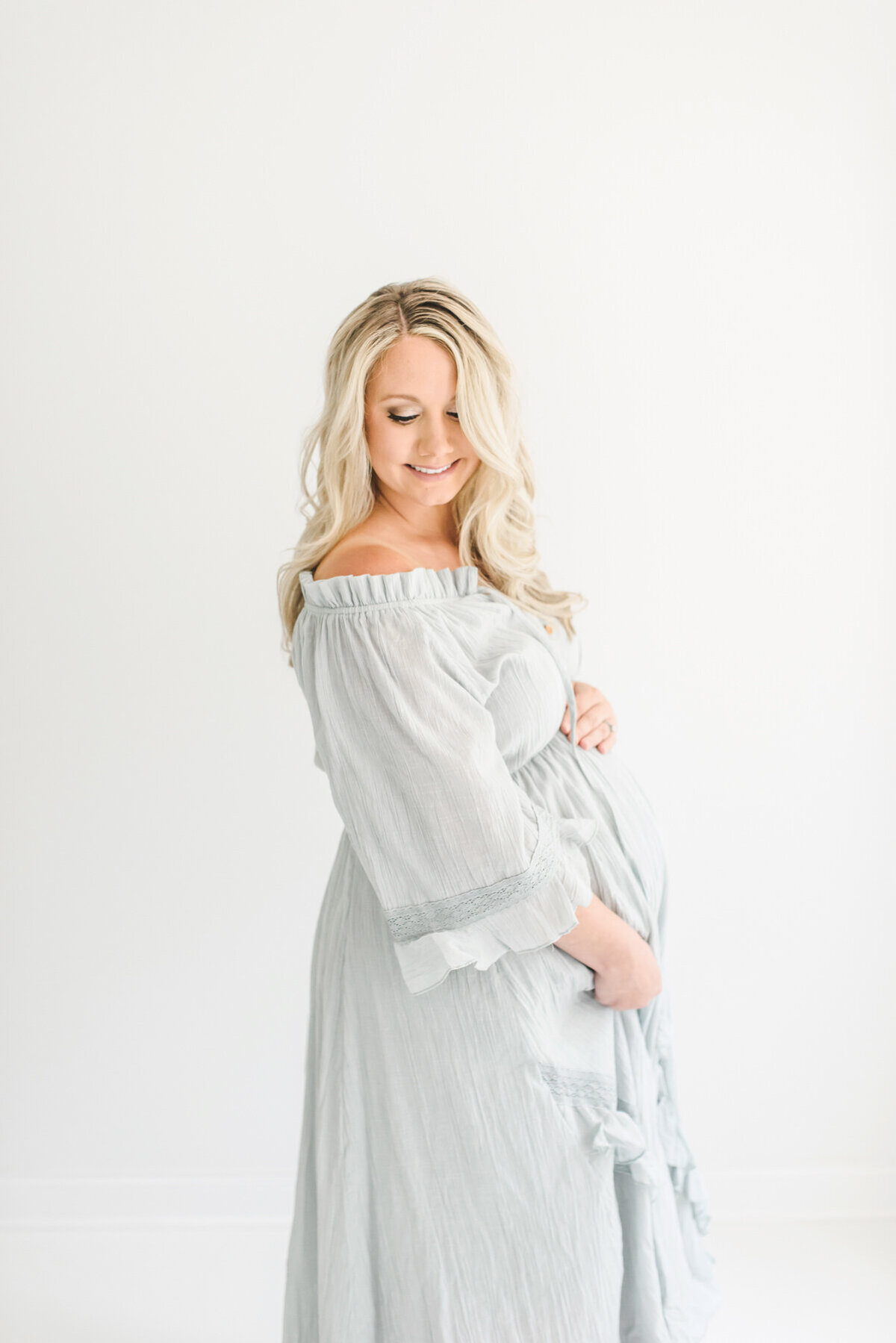 Light-Airy-Maternity-Session-27