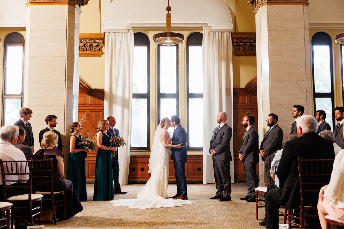 23-grand-rapids-city-flats-hotel-wedding