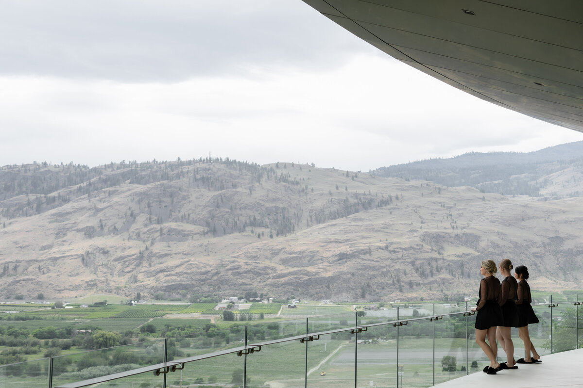 MeghanHemstra-Romantic-Hatley-Castle-Wedding-13