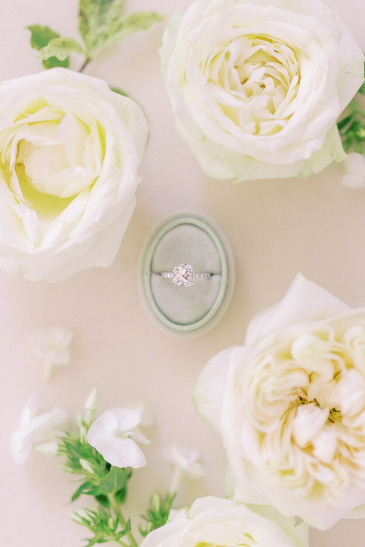 Maïlys Fortune Photography Husband Wife Wedding Weddings Photography France Switzerland Italy Timeless Dreamy Imagery Bilingual French English Destination Weddings Destination Wedding Provence French Riviera Paris Lake Como Tuscany18