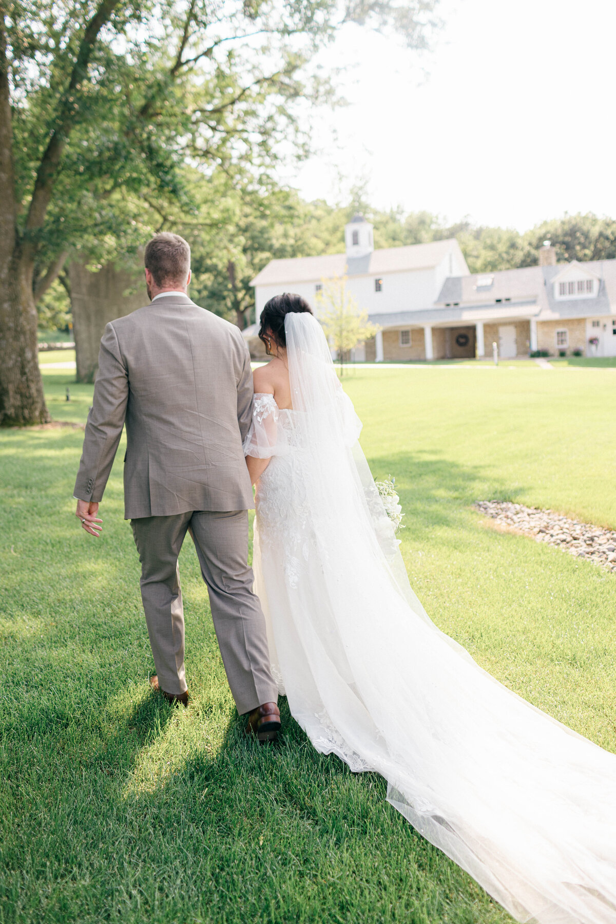 mayowood-stone-barn-wedding-6