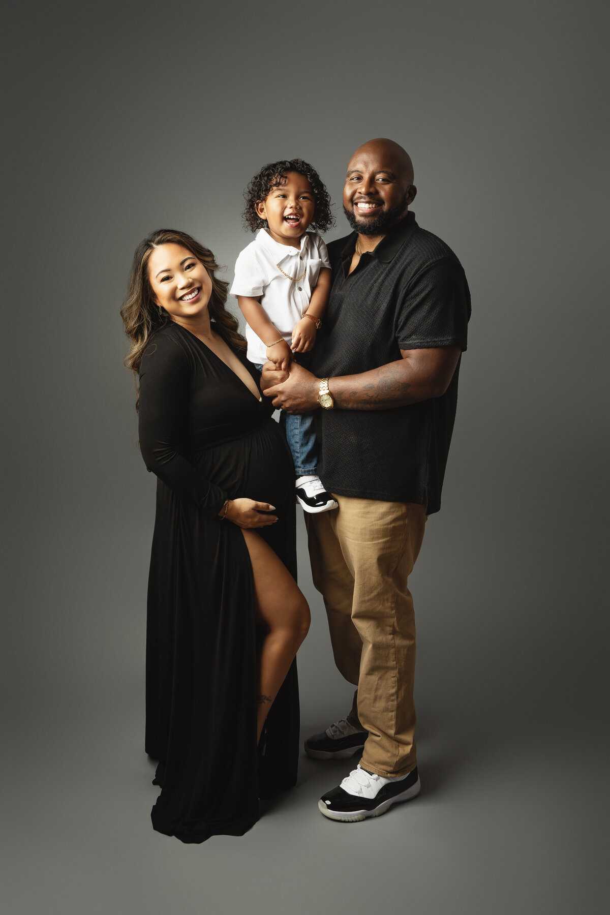 Georgetown, TX’s trusted maternity photographer captures your journey with stunning, timeless portraits. Book now!