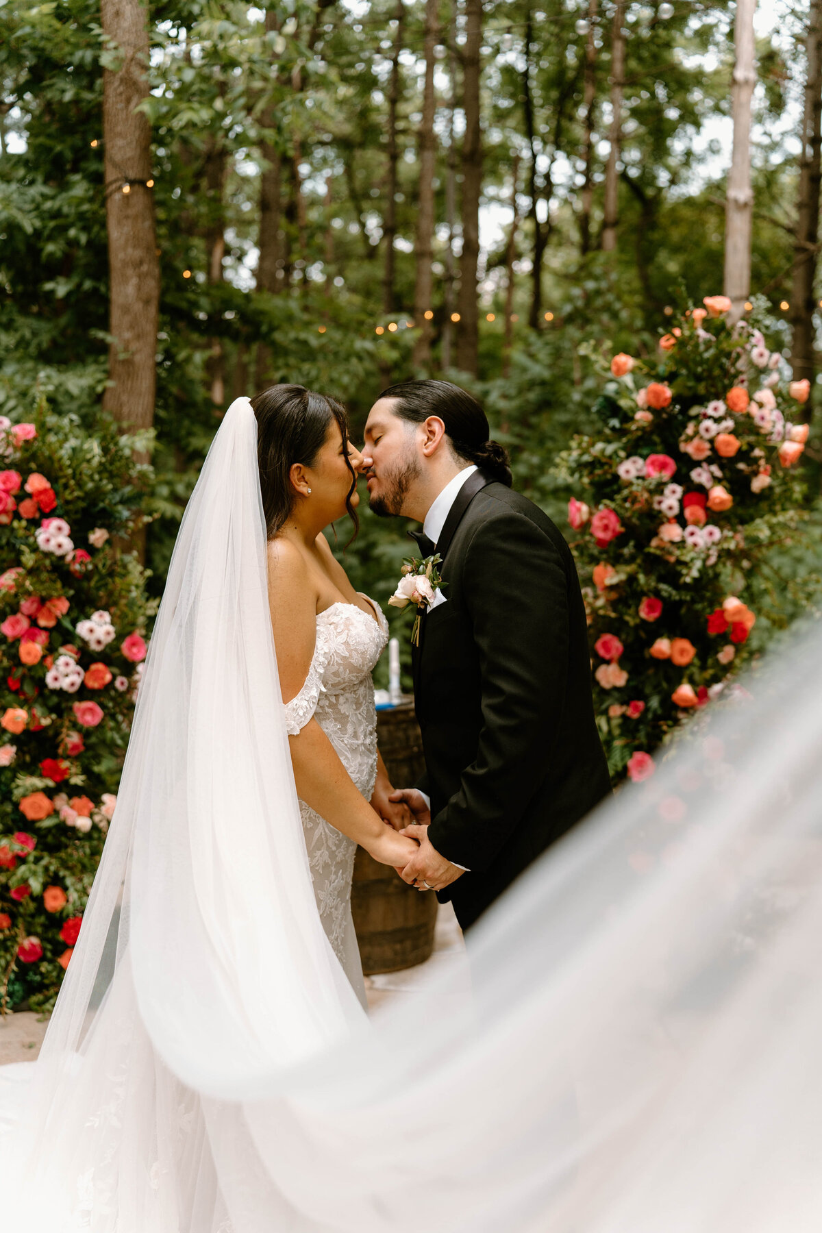 tethered-stories-kriztelle-halili-chicago-wedding-photographer