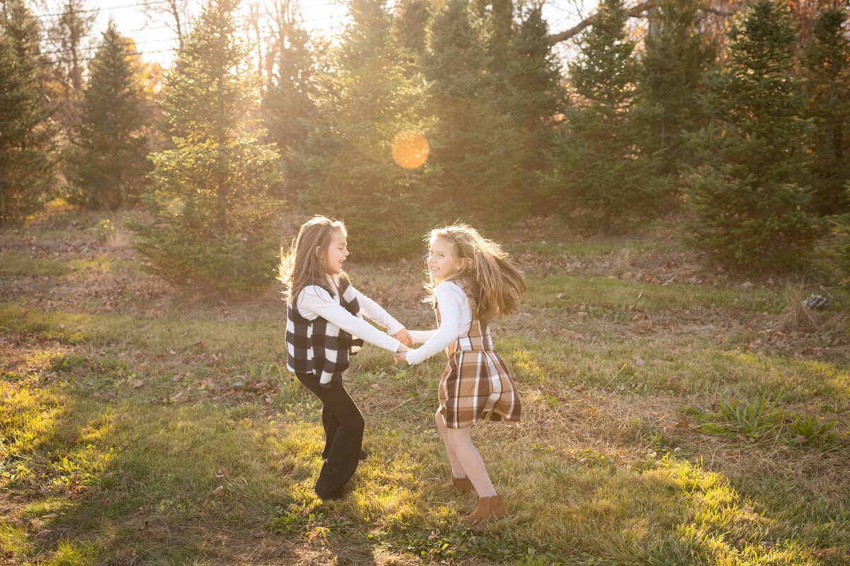 siblings, tree farm, alyssa michel photography, family sessions, christmas photos, little girl, little boy, ct photographer