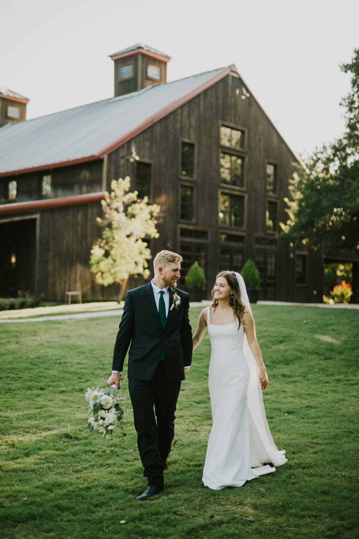 outdoor wedding photos in texas