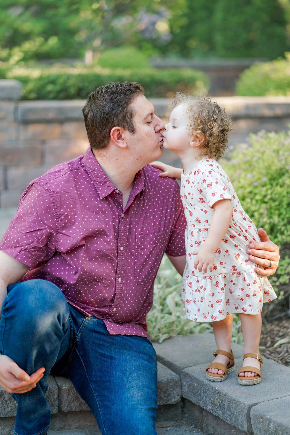 Austin Texas family photo of a father and daughter in a field.