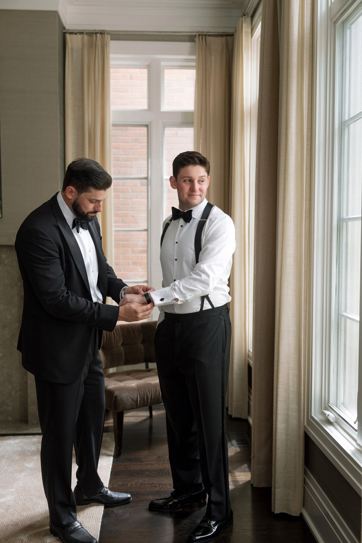 Aspen-Avenue-Berlez-Chicago-Wedding-Photographer-Great-Events-Epic-Events-Rockwell-on-the-River-Entertaining-Company-Jewish-Wedding-Editorial-29