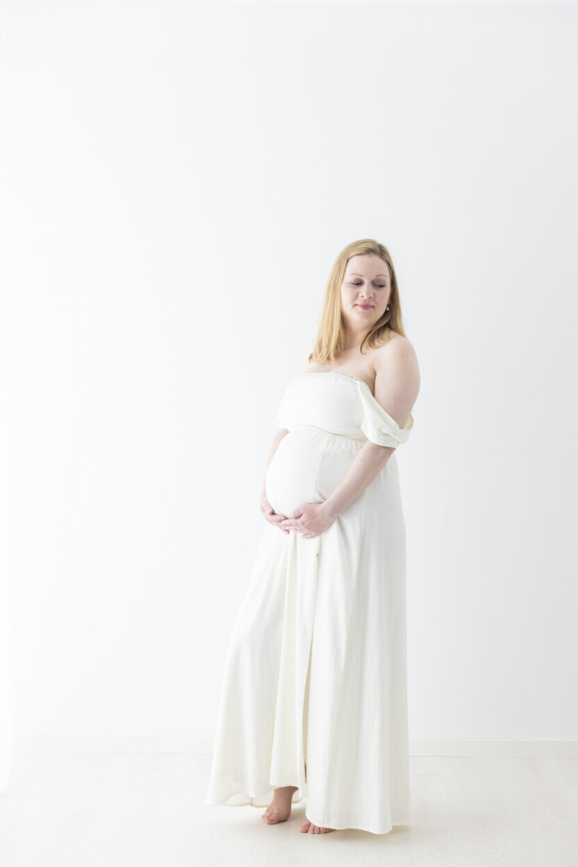 Foto av gravid kvinne fotografert i Studio Landmark, Fyllingsdalen