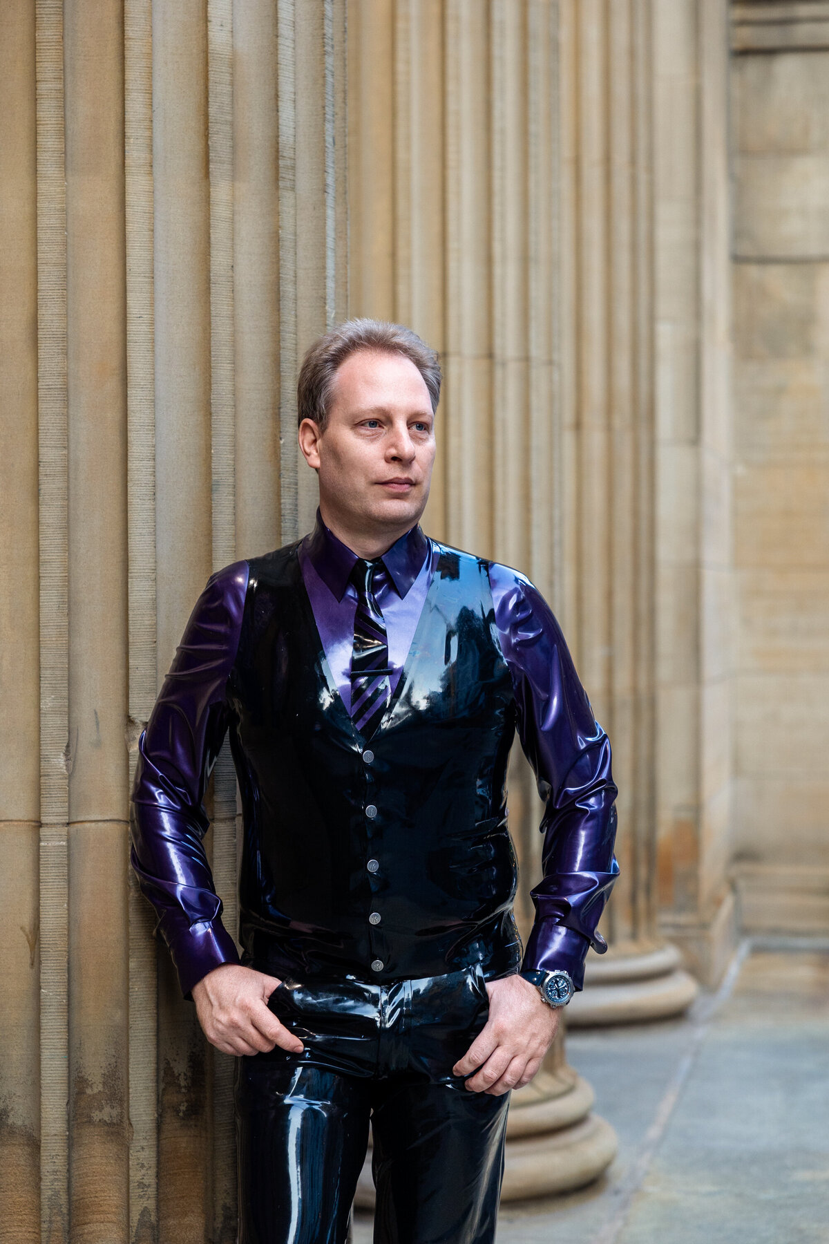Photographie homme vêtu de latex Vieux Port de Montréal