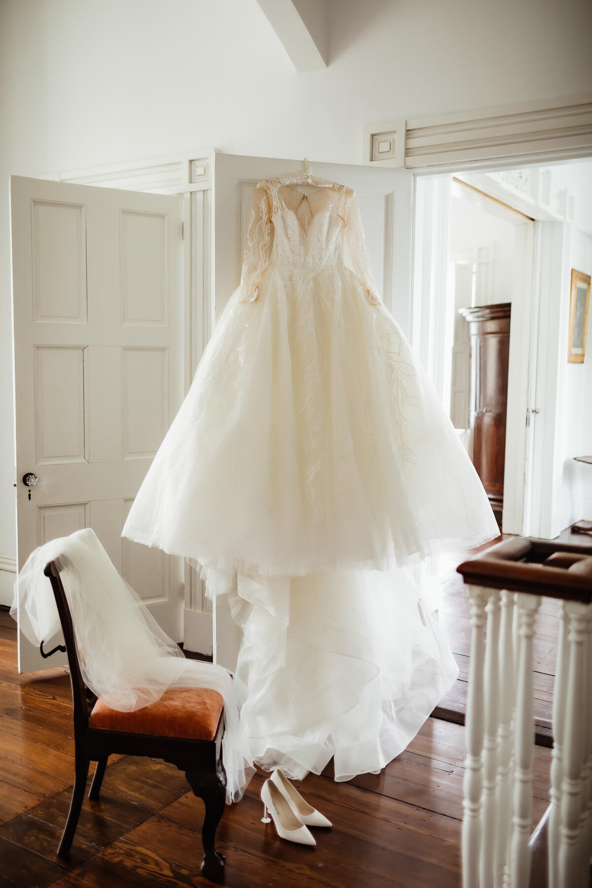 Nicole-Marcelle-Photography_037_foggy-rosecliff-wedding-newport
