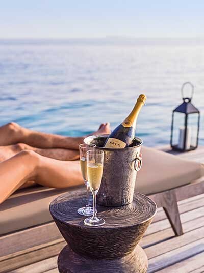 OneAndOnly_ReethiRah_Accommodation_WaterVilla_Detail-4_1485360012
