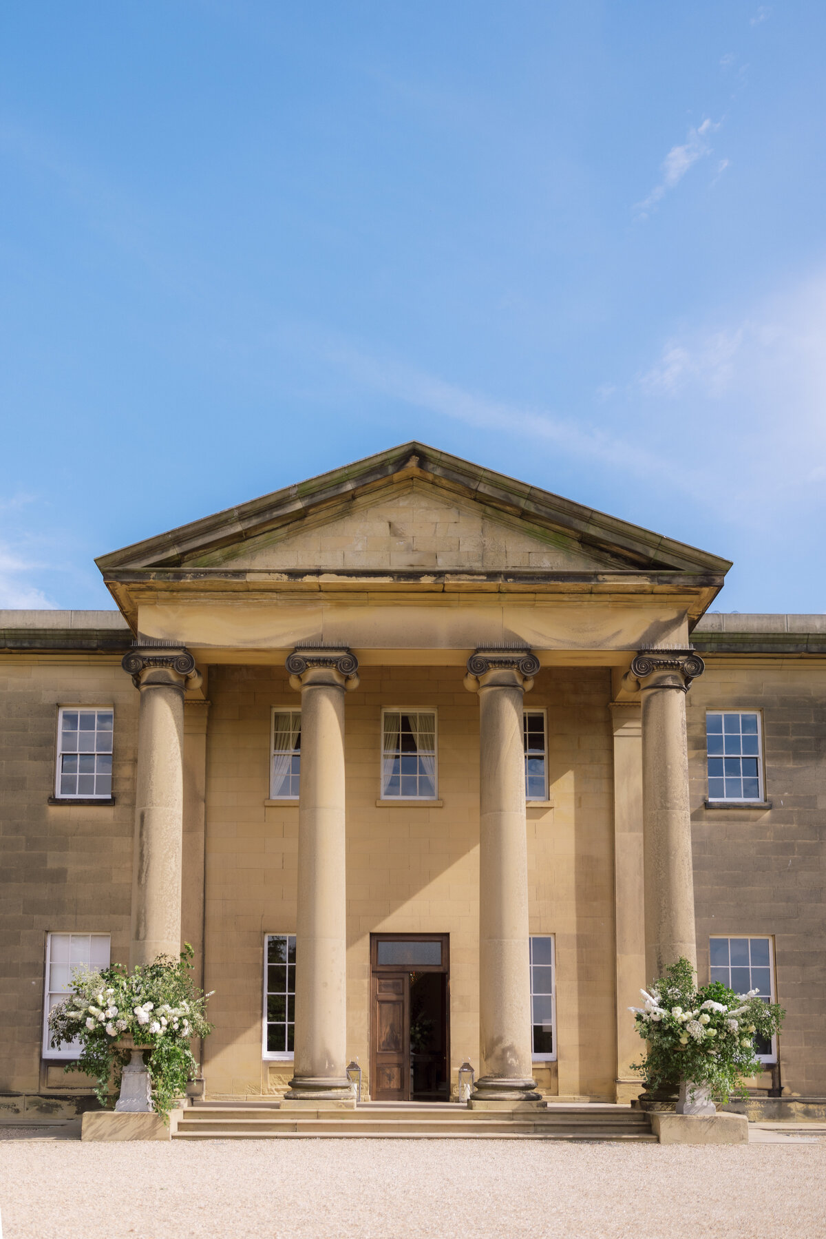 The Cotswolds wedding florist 