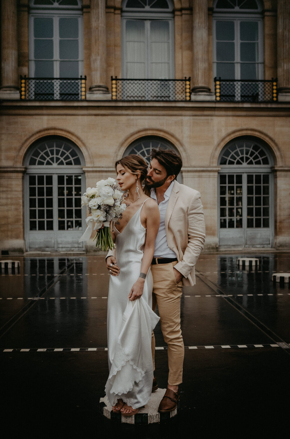 Hochwertig-heiraten-in-Paris-in-hochzeitskleid-Alarobe-von-LeafandLace-Bridal-fotografiert-durch-Japeg-Photo-und-Film-24