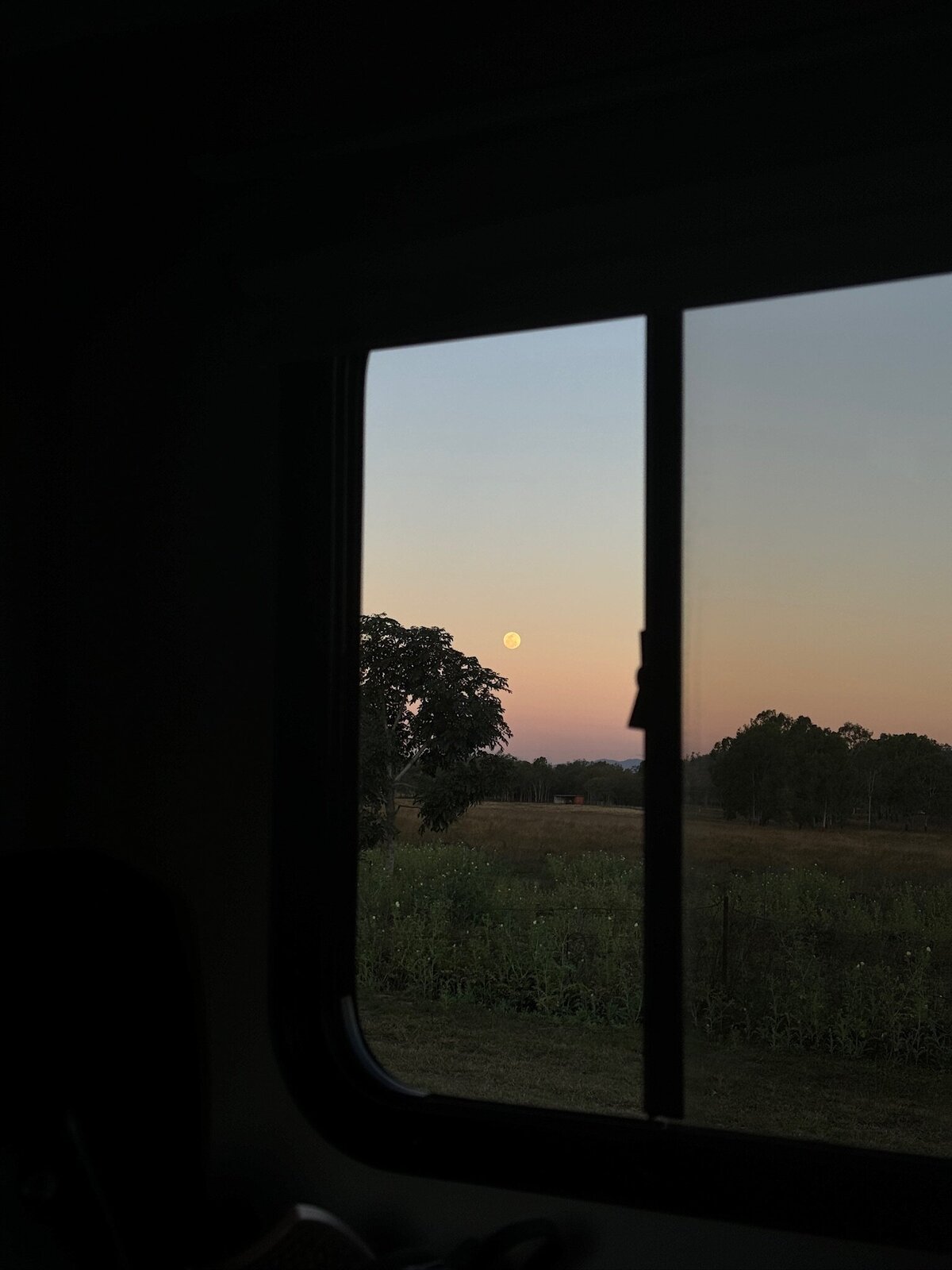 Interior 10 - Cruisin Motorhomes