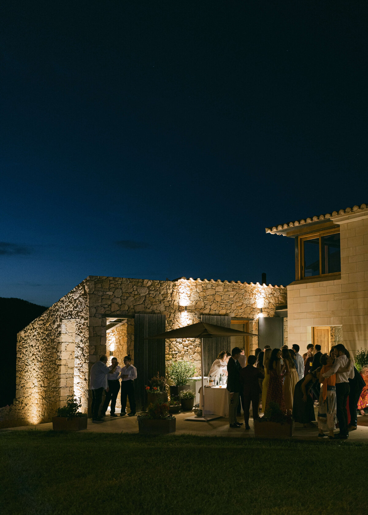 Georgina-James-Wedding-Fuentespalda-Chloe-Lowe-Photography-706