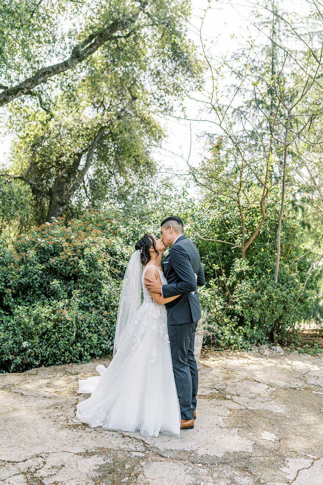 first look Union Hill In Sonora CA wedding