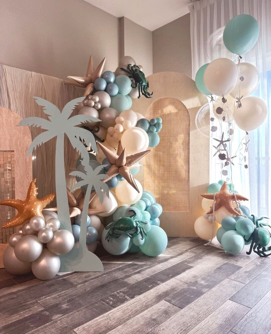beach balloons and party backdrop in Clearwater