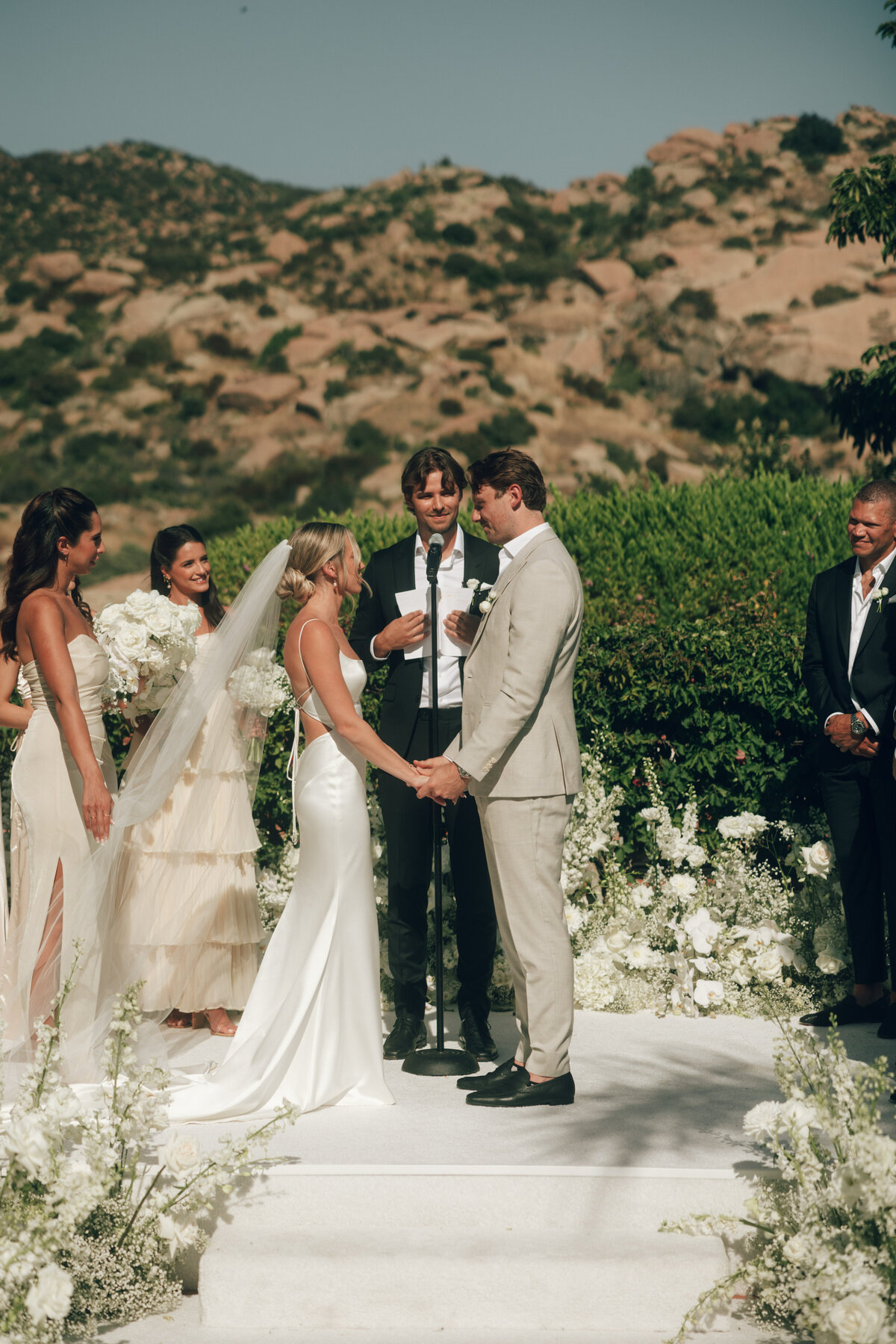 hummingbird-nest-ranch-california-elegant-luxury-wedding-54