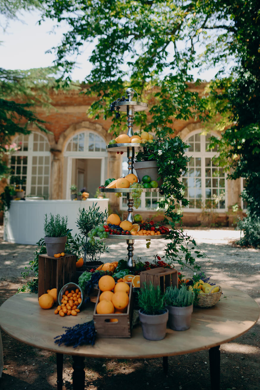 plateaux-de-fruits-mariage-chic-et-moderne