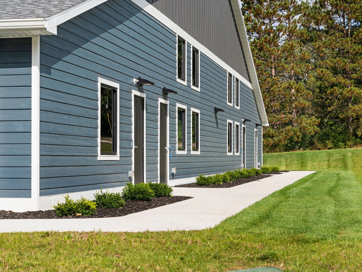 77-web-or-mls-A7403552