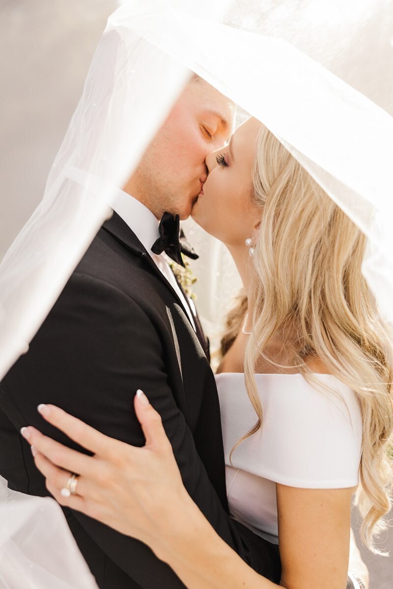 Wedding Party Portraits at Evansville Country Club205