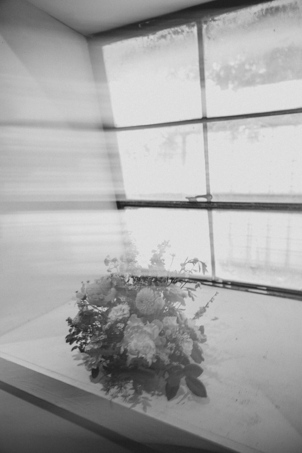 Brooke&PerronWeddingPhotos_GettingReady_AustinWeddingPhotographer_HereafterFilms-6