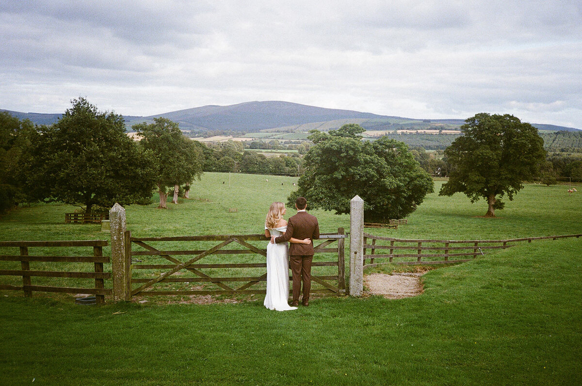 film-wedding-photographer-ireland-35mm-luxury (17)