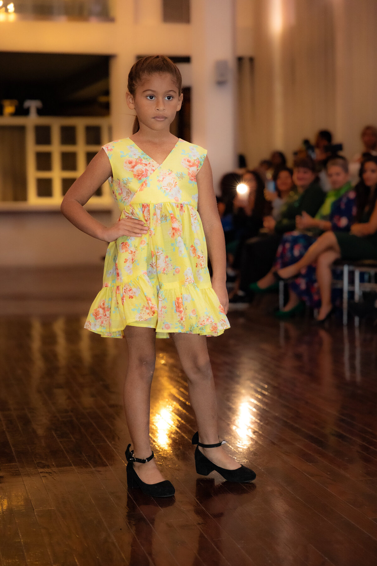 Défilé des enfants au Cosmopolitan Fashion Week