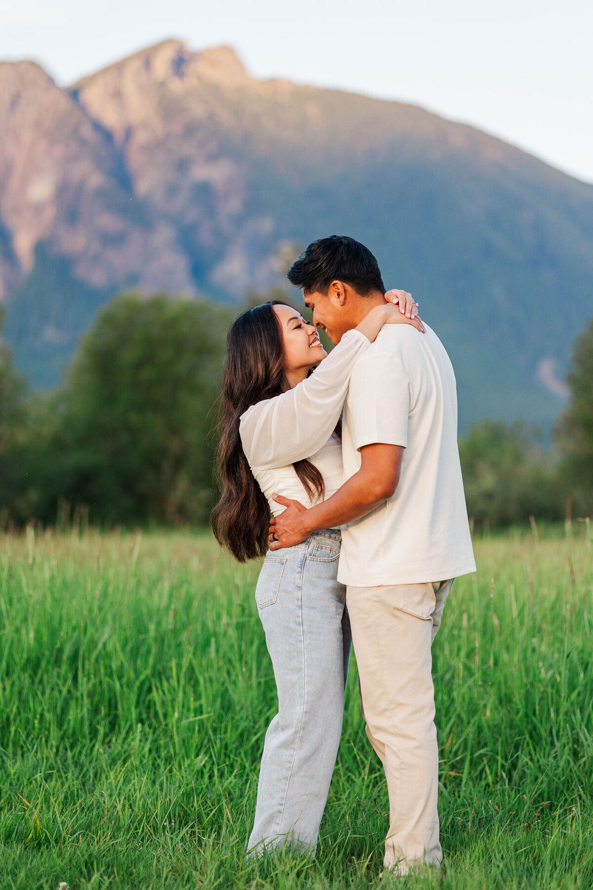 Elk-Fields-Northbend-WA-Engagement-Photo-58
