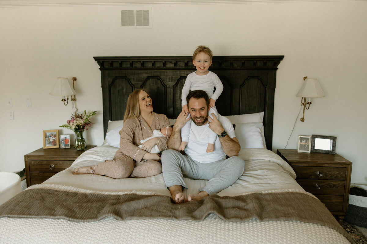 Abigail Anne Photography Storytelling Wedding Photographer in Colorado and Chicago — Family Photo 14