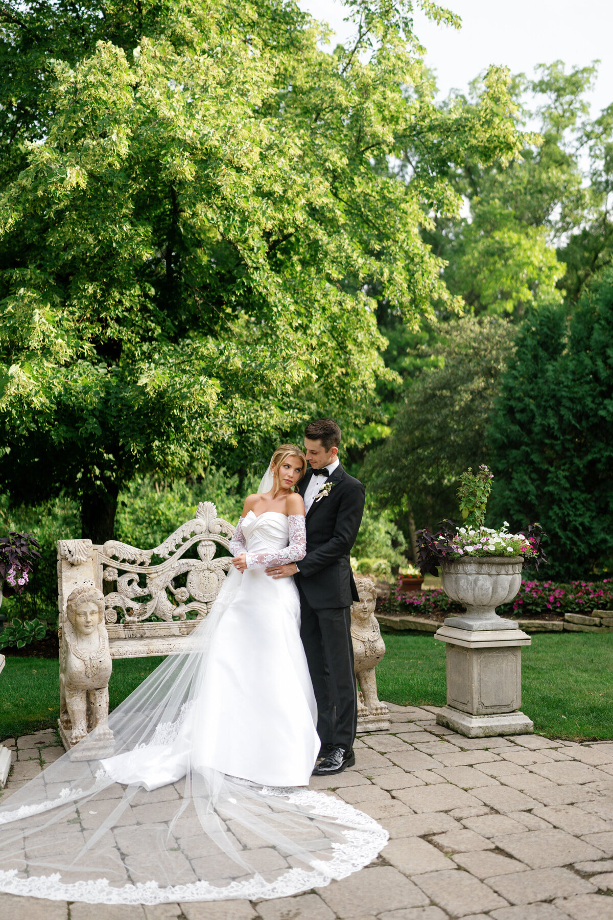 Aspen-Avenue-Chicago-Wedding-Photograper-Ohana-Event-The-Monte-Bello-Estate-Joey-Claeyssen-Erin-Graham-VWidon-Vintage-Editorial-Timeless-103