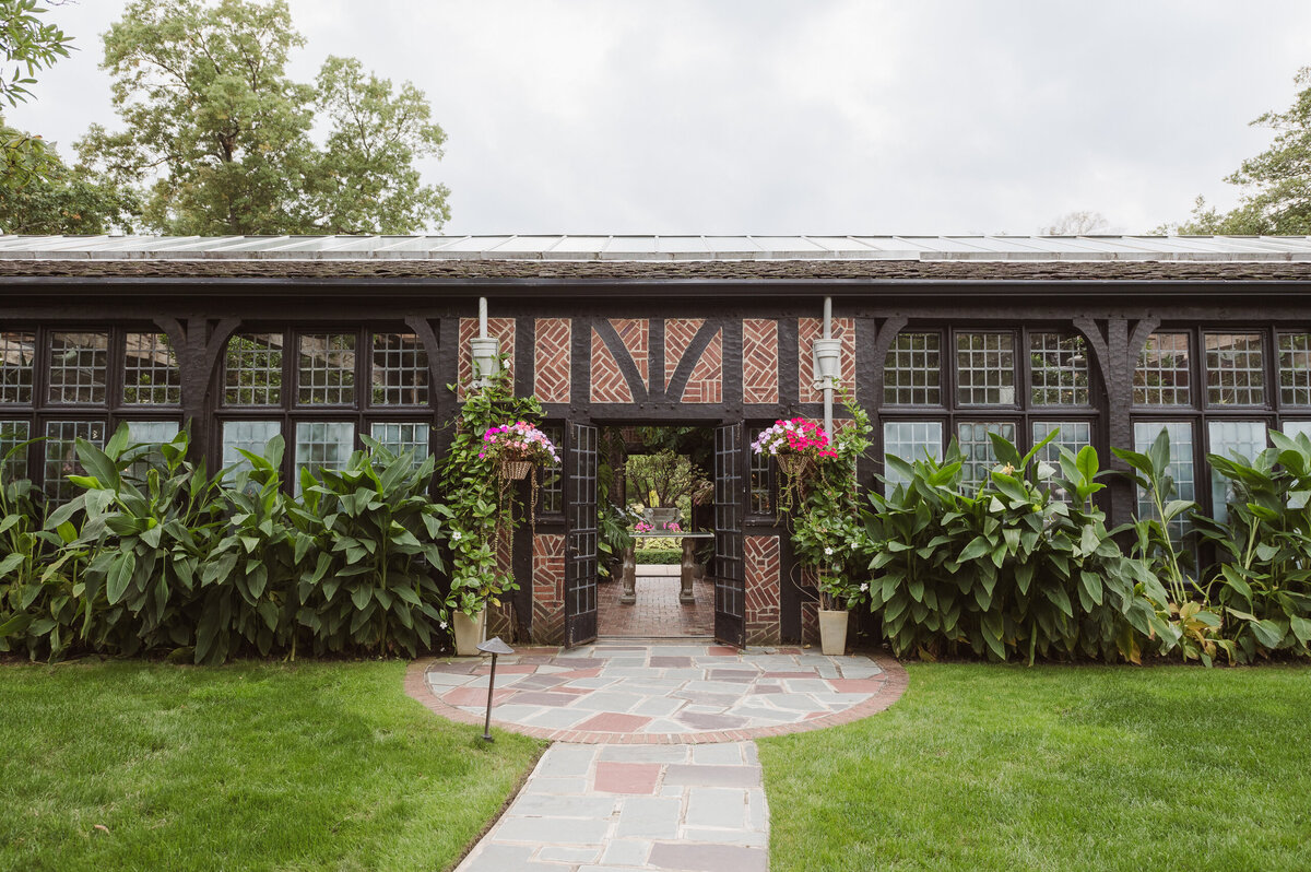 Storybook fairytale wedding photos at pleasantdale chateau nj by suess moments photographer