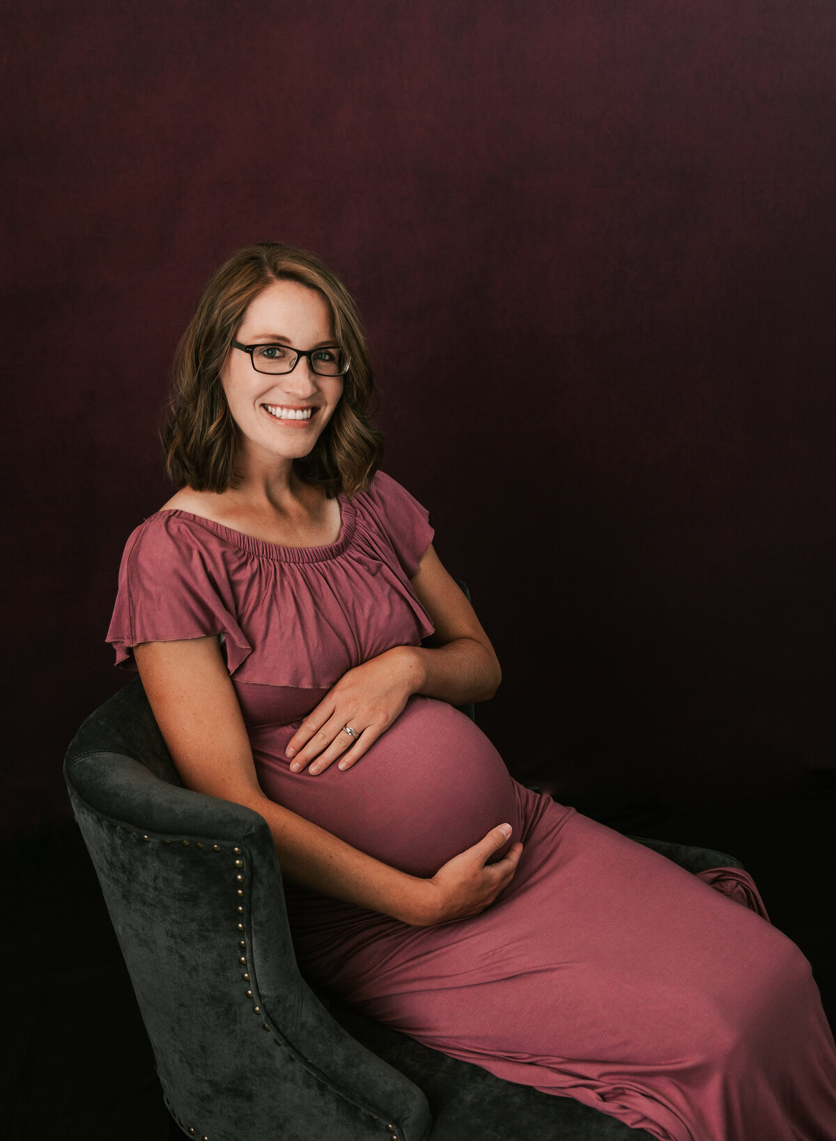 Elk Ridge Utah maternity photo studio.