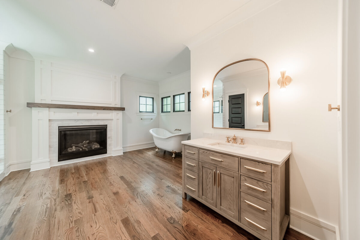 Fireplace Design Idea - Craftsman Style Home