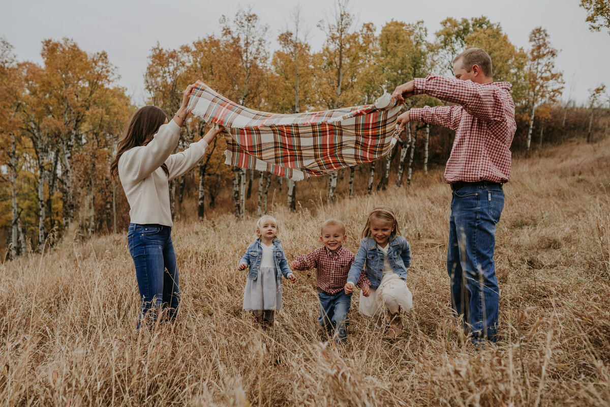 alberta-family-photographer-drumheller-chelsie-lumy-and-co-1