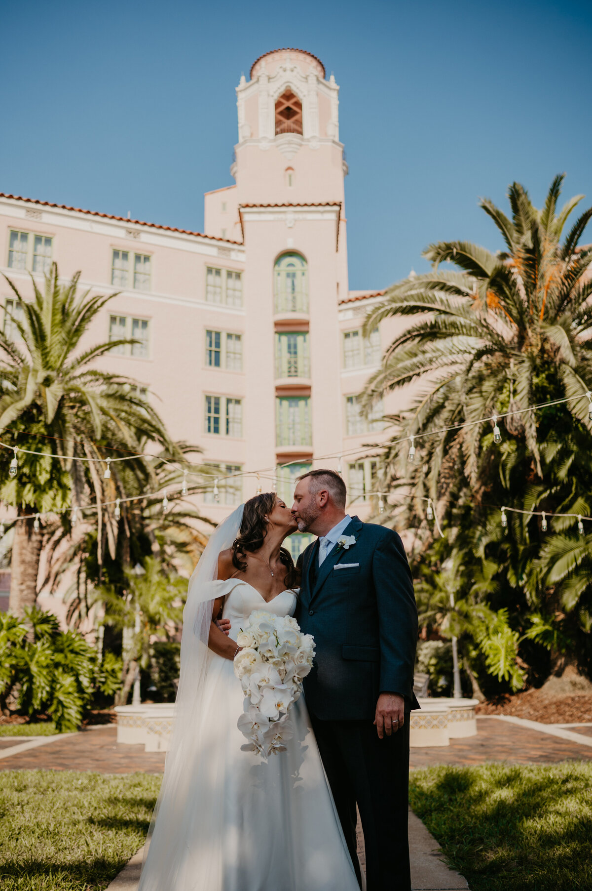 mariah-lacy-photo-the-vinoy-hotel-elopement-chantilly-chic-celebrations-7