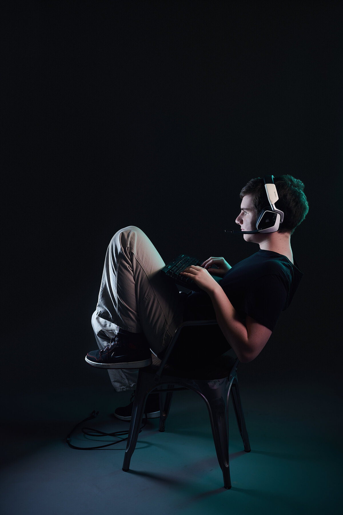 Video game senior picture gamer boy guy Minneapolis photographer6