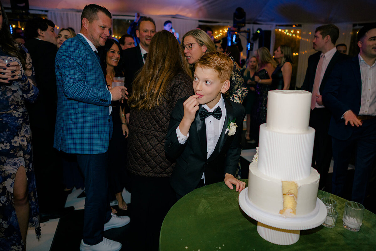 elevated_neutral_tones_governor_thomas_bennett_house_charleston_destination_wedding_photographer_wedding_Kailee_DiMeglio_Photography-1508