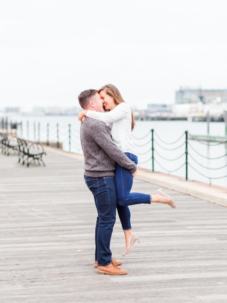Boston Harber engagement session couple on the water (2)