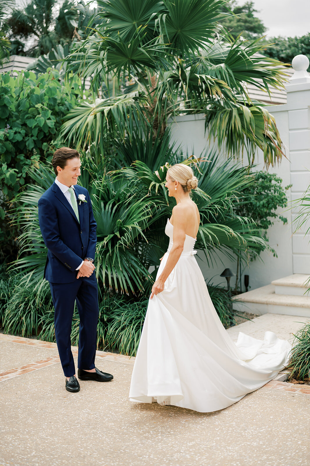 Palm Beach Jupiter Vero Beach wedding planner wedding design wedding coordination Florida wedding full service wedding planner full service wedding management South Florida wedding colorful wedding design partial wedding planner coastal wedding 1