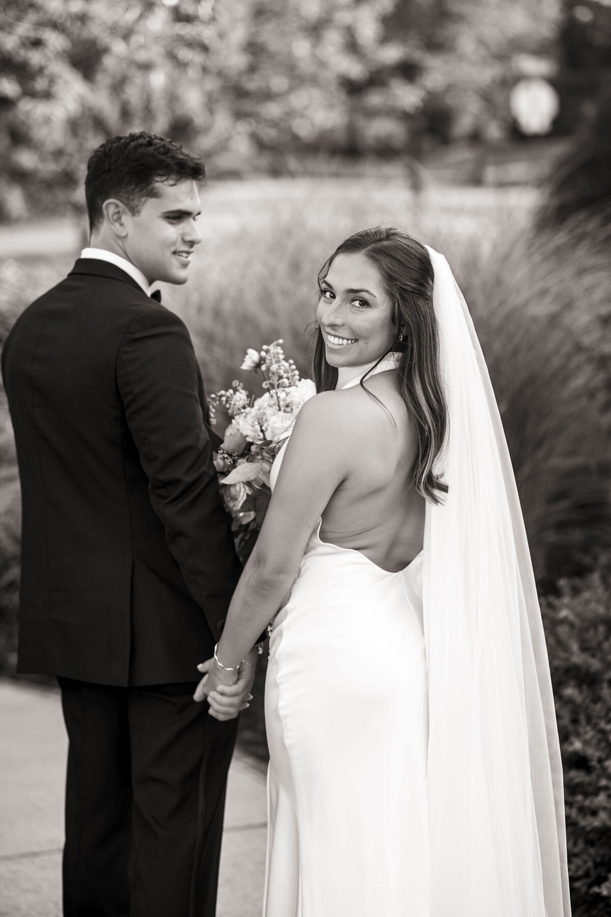 bethlehem-hotel-wedding-photo-bride-groom-posing-bethlehem-pennsylvania