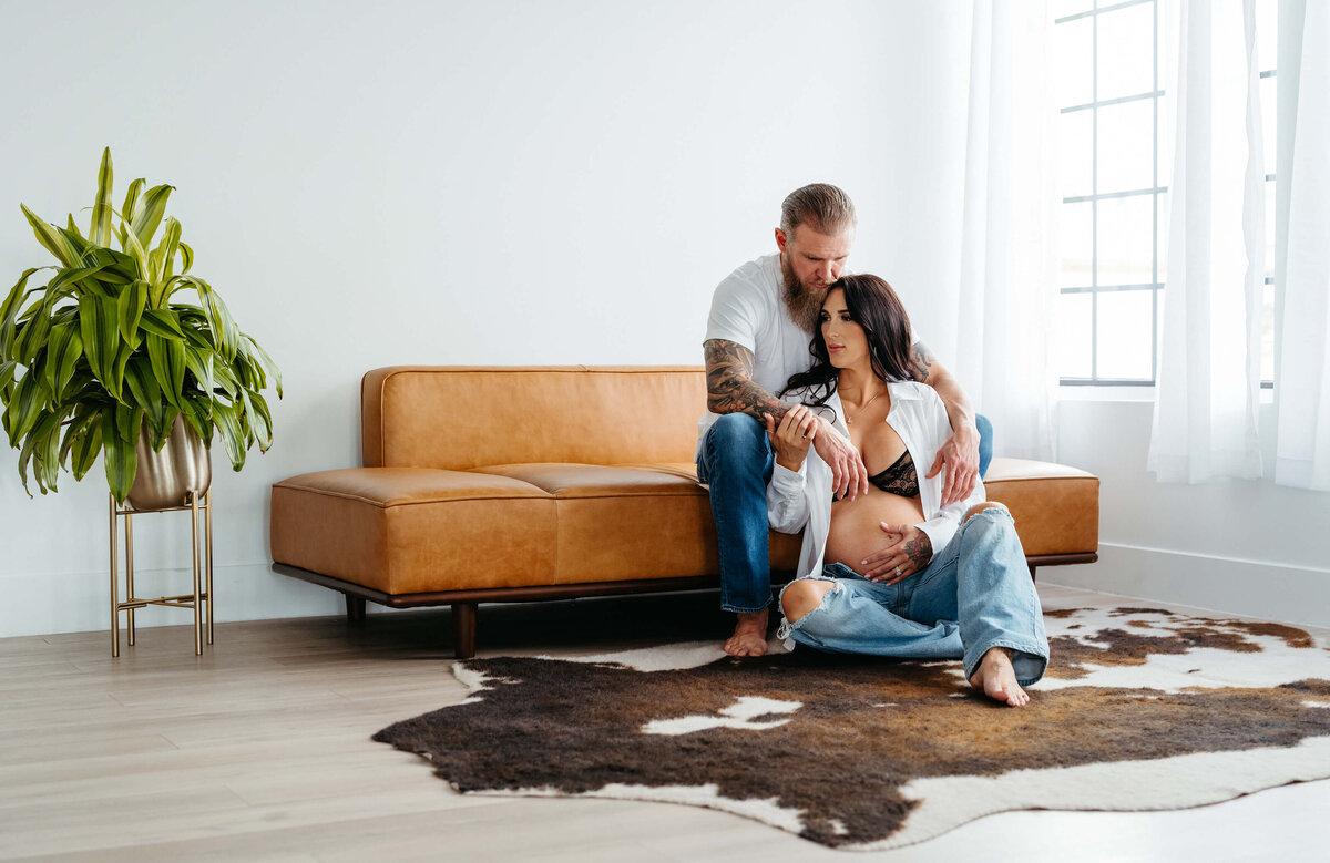 couples-maternity-session-studio