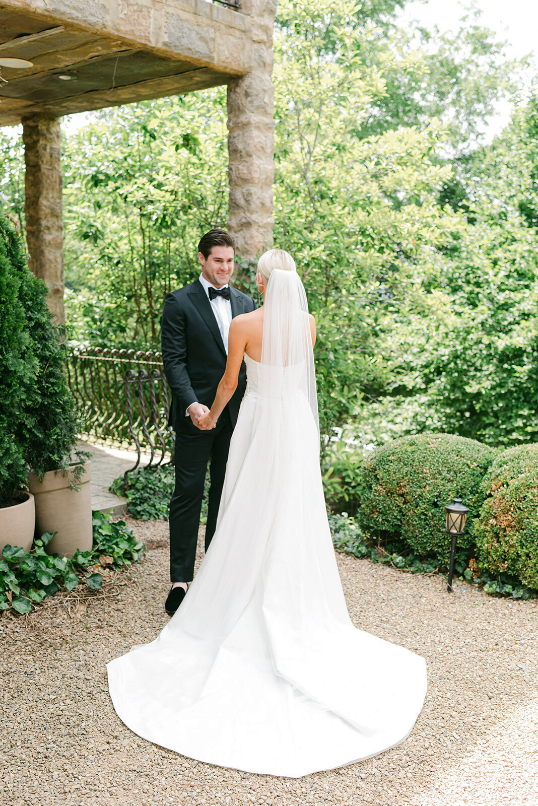 Morelock_Sanders_Wedding_FirstLook_TaraHodgesPhotography022