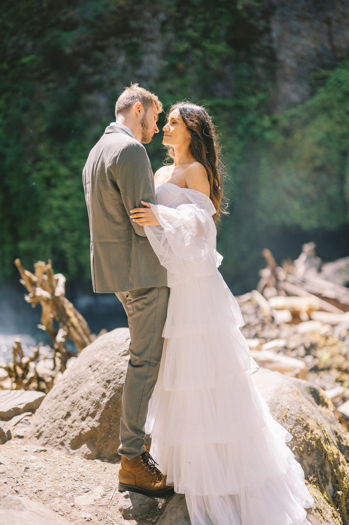 wahclella-falls-oregon-elopement-13