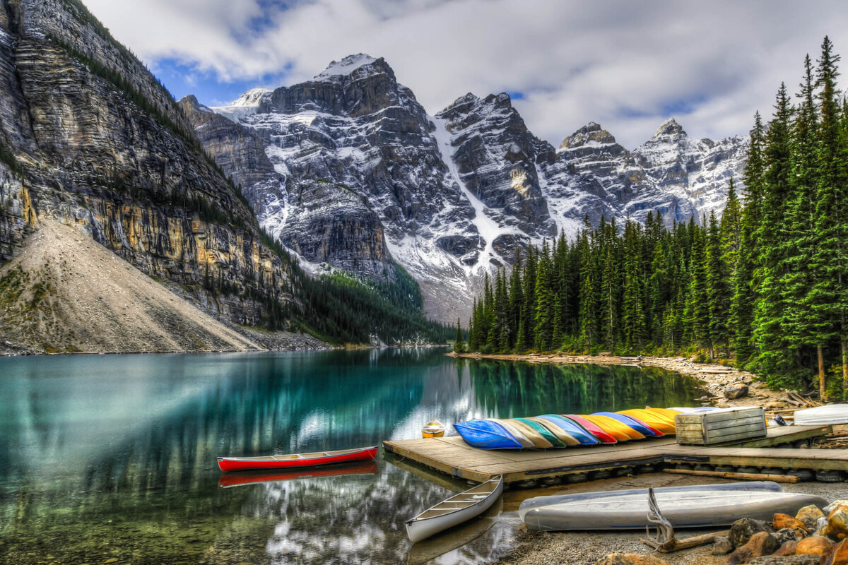 Canada-Banff_115909393