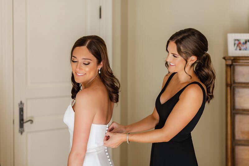 Classic Wedding at City Church of Evansville with Reception at ECC041